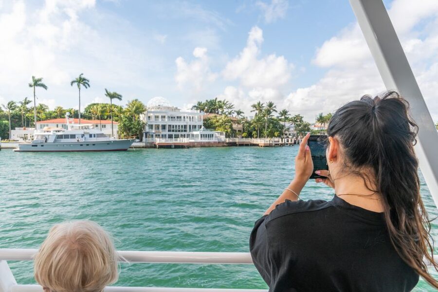 Miami: The Original Millionaire’s Row Cruise - Choosing a Seat and Handling the Heat