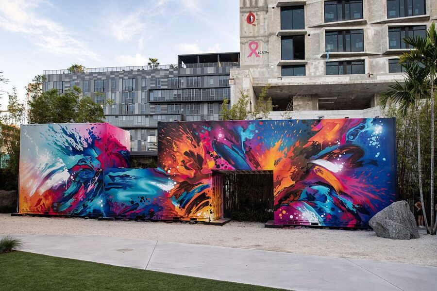 Miami: Wynwood Walls Skip-the-Line Ticket - The complimentary spray-paint activity