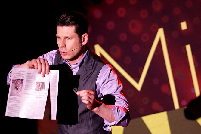 Mike Hammer Comedy Magic Show at the Four Queens Hotel - A compact Las Vegas show with a clear personality