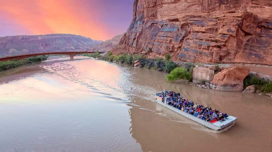 Moab: Colorado River Dinner Cruise with Music and Light Show - A cowboy dinner before boarding