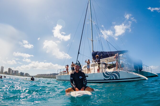 Moana’s Waikīkī Grand Guided Turtle Snorkel & Sailing Adventure - The sail back and included drink