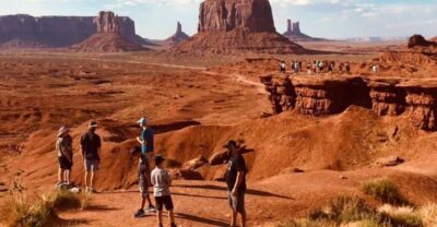 Monument Valley: Backcountry Jeep Tour with Navajo Guide