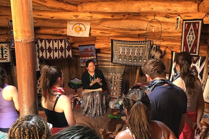 Monument Valley Backcountry Tour - Why a Navajo guide changes the day