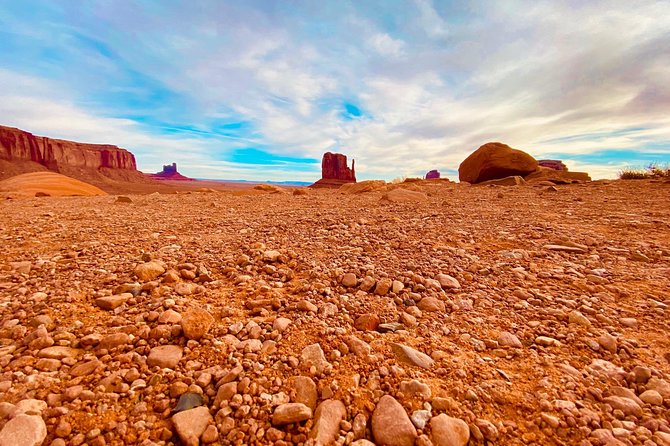 Monument Valley Backcountry Tour - Petroglyphs, ruins, and a glimpse of earlier life