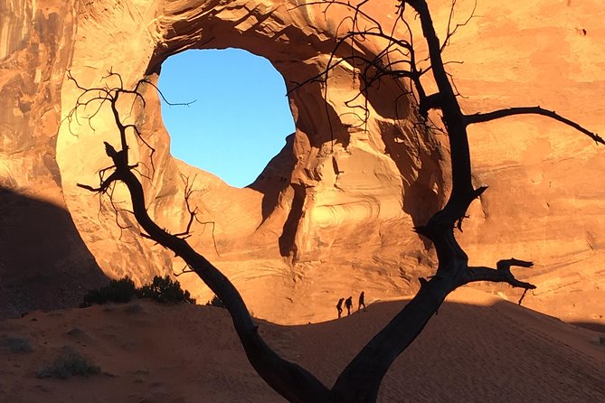 Monument Valley Extended Backcountry Tour - Why a guide matters in Monument Valley