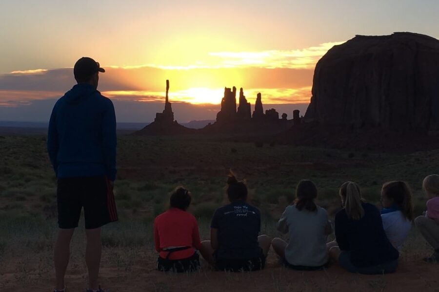 Monument Valley: Sunset Tour with Navajo Guide - Meeting at The View Hotel