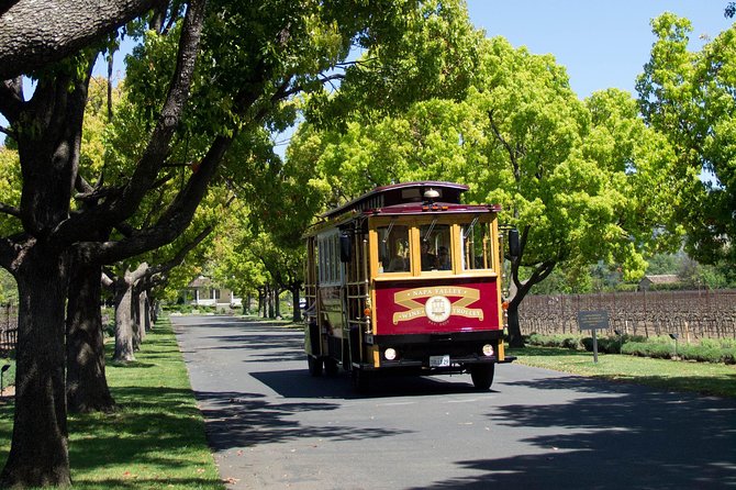 Napa Valley Wine Trolley Classic Tour - Lunch is the most dependable value