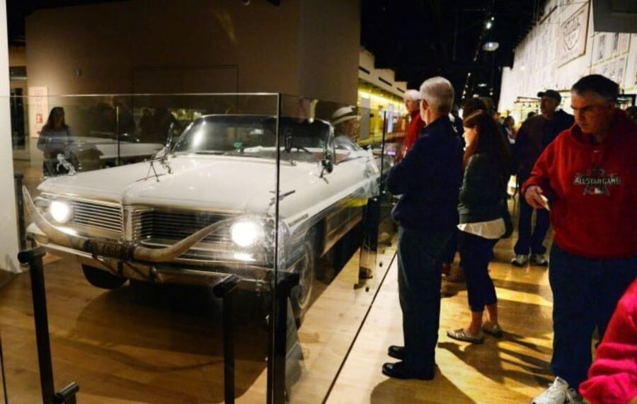 Nashville: Country Music Hall of Fame and Museum - Films, listening stations, and hands-on moments