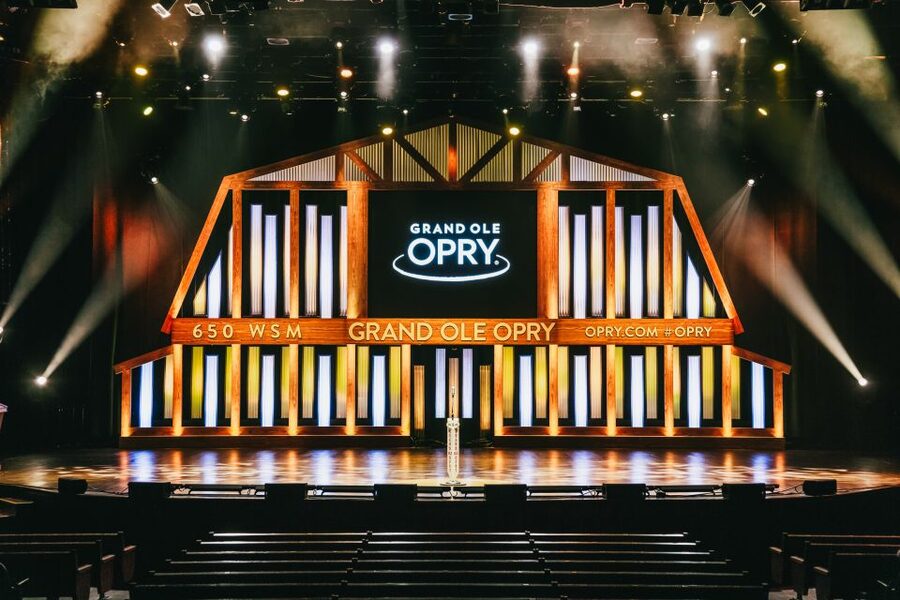 Nashville: Grand Ole Opry Show Ticket - What happens during the two-hour show