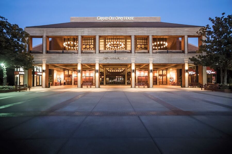 Nashville: Grand Ole Opry Show Ticket - Arriving at the Grand Ole Opry House