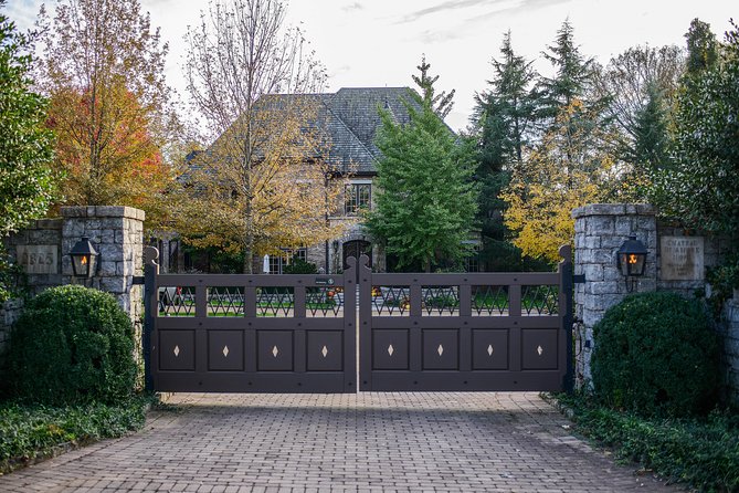 Nashville "Homes Of The Stars" Narrated Bus Tour with 30+ Celebrity Homes - Is $69.95 a fair price?