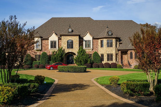 Nashville "Homes Of The Stars" Narrated Bus Tour with 30+ Celebrity Homes - Who will enjoy this most
