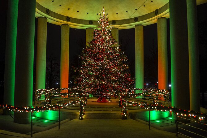 National Mall Monuments Night Tour with 10+ Stops, Entry Tickets - What the night tour does best