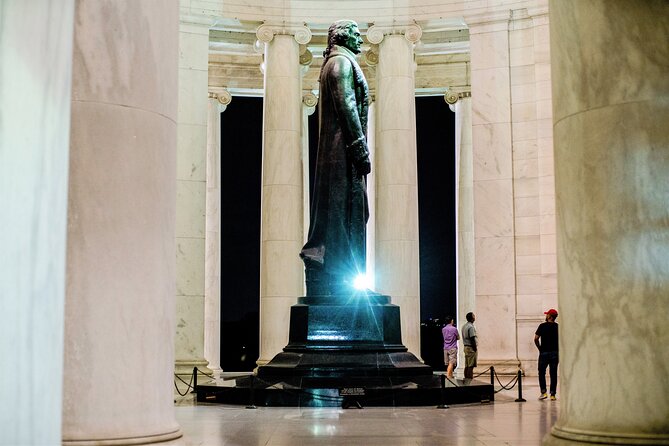 National Mall Tour with 10+ Stops, Boat Cruise, Entry Tickets - The seasonal Potomac cruise