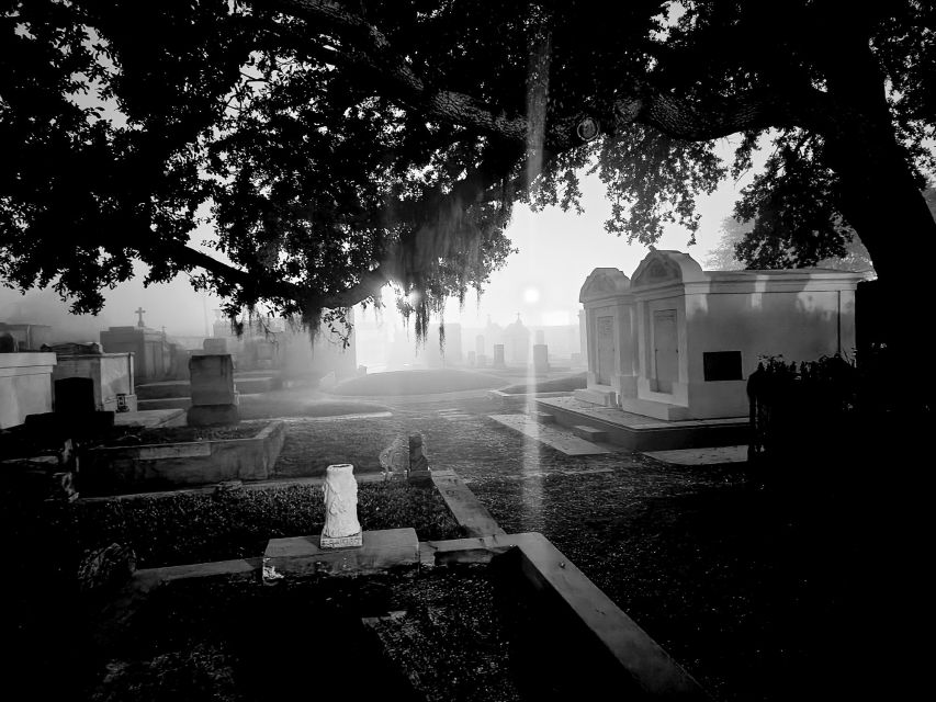 New Orleans: Cemetery Bus Tour At Dark with Exclusive Access - Odd Fellows Rest, the night’s special access