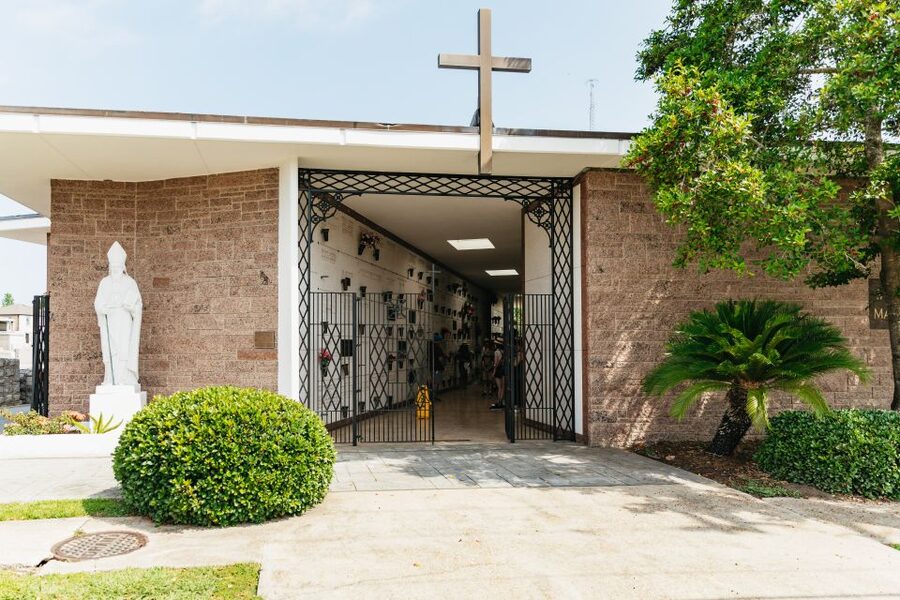 New Orleans: Cemetery Tour - Famous Tombs and New Orleans Personalities