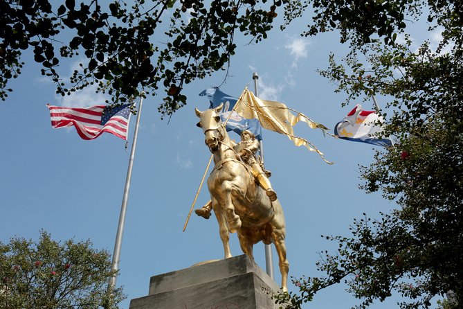New Orleans City Sightseeing Hop-On Hop-Off Bus Tour - The Garden District route is best seen from the bus and on foot