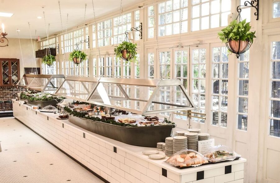 New Orleans: 'Court of Two Sisters' Jazz Brunch Buffet - Arriving on Royal Street