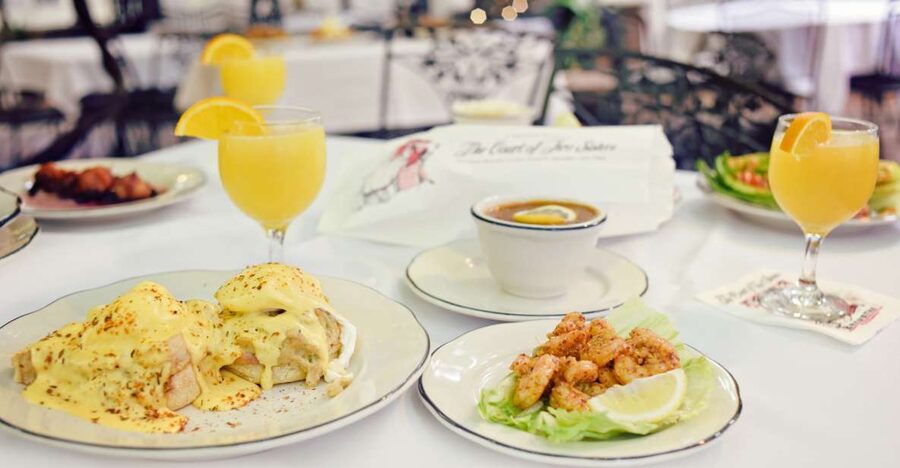 New Orleans: 'Court of Two Sisters' Jazz Brunch Buffet - New Orleans Classics on One Plate