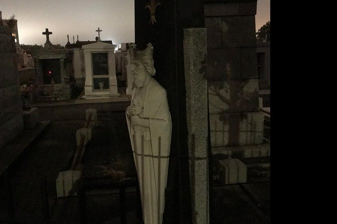 New Orleans Dead of Night Ghosts and Cemetery Bus Tour - St. Louis Cemetery No. 3 and the cemetery beneath the cemetery