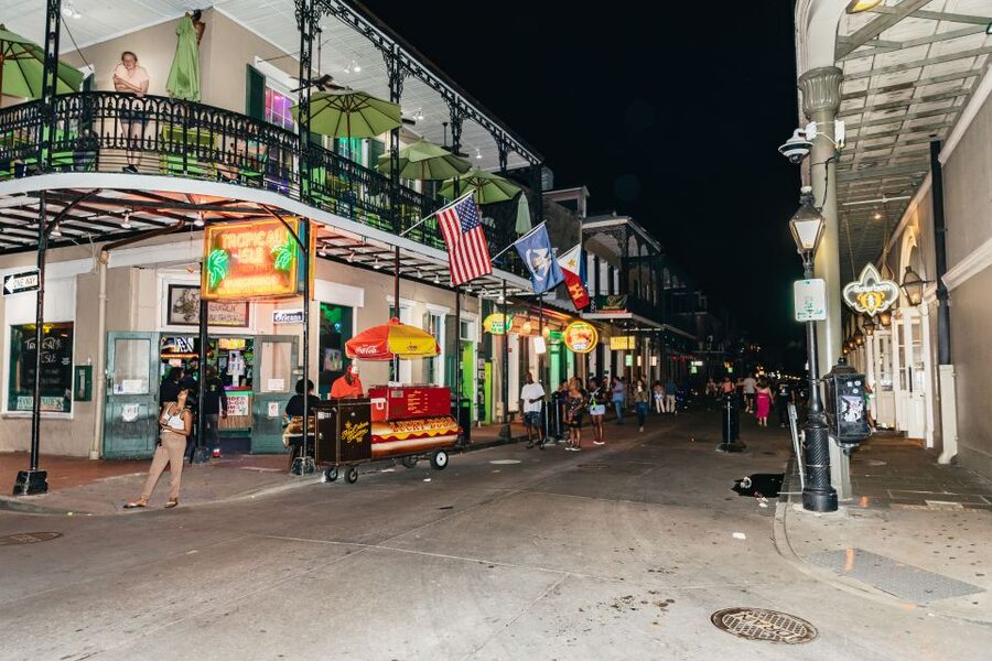 New Orleans: French Quarter Ghost Tour with Interior Visit - Jackson Square and Muriel’s: history with a side of spirits