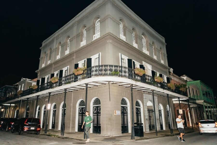 New Orleans: French Quarter Ghost Tour with Interior Visit - The private interior visit and the promise of real access
