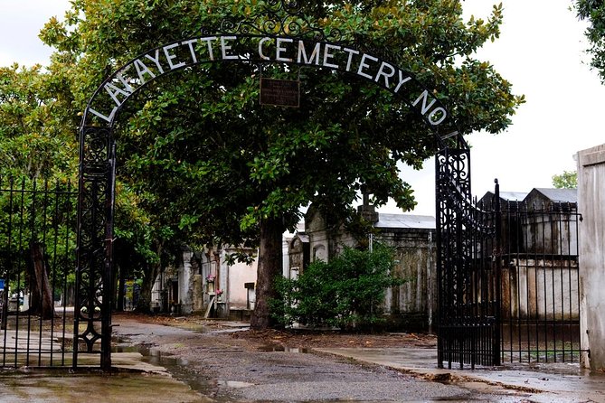 New Orleans: Garden District Tour - Architecture explained without turning into a lecture