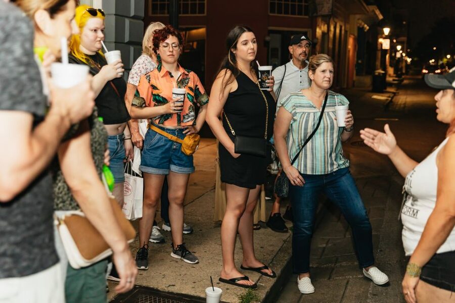 New Orleans: Haunted Pub Crawl - Walking through the French Quarter