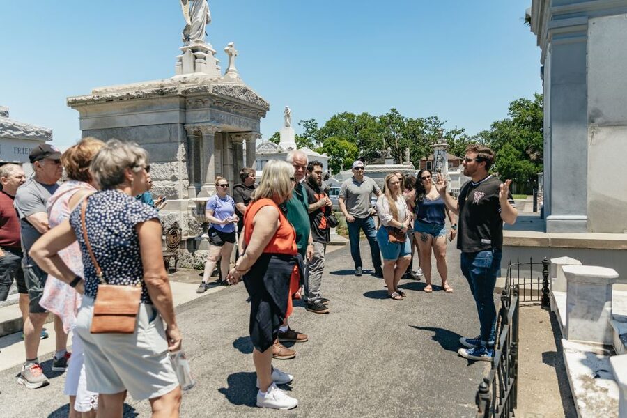 New Orleans: Sightseeing Bus Tour - Uptown, Carrollton, and the St. Charles Avenue streetcar