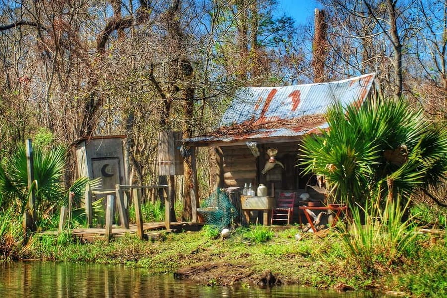 New Orleans: Swamp Boat Ride & Oak Alley Plantation Tour - The Oak Alley grounds tell the harder story