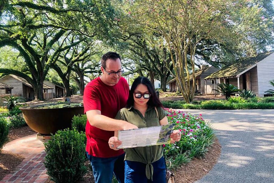 New Orleans: Swamp Boat Ride & Oak Alley Plantation Tour - Who should book this outing?