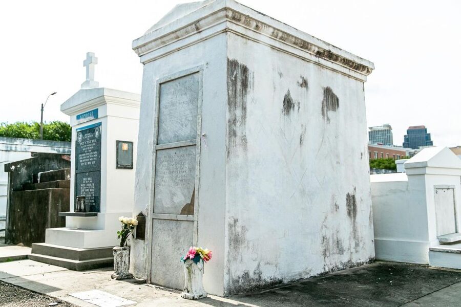 New Orleans: Walking Tour Inside St. Louis Cemetery No. 1 - The Nicolas Cage pyramid