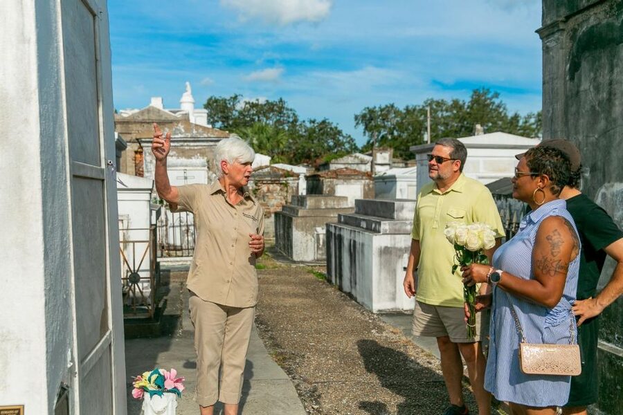 New Orleans: Walking Tour Inside St. Louis Cemetery No. 1 - What the guides do well