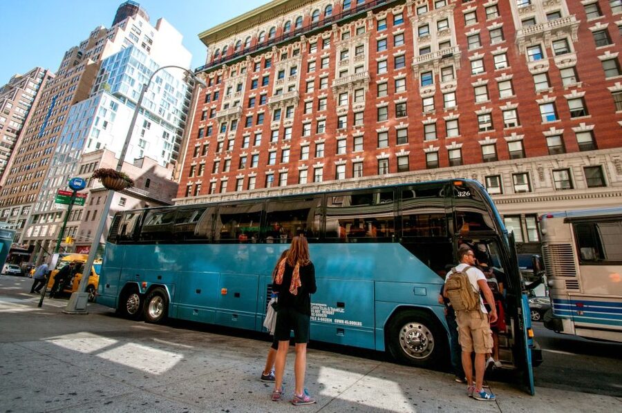 New York City: Bus Tour from Manhattan - Guides, commentary, and the human element