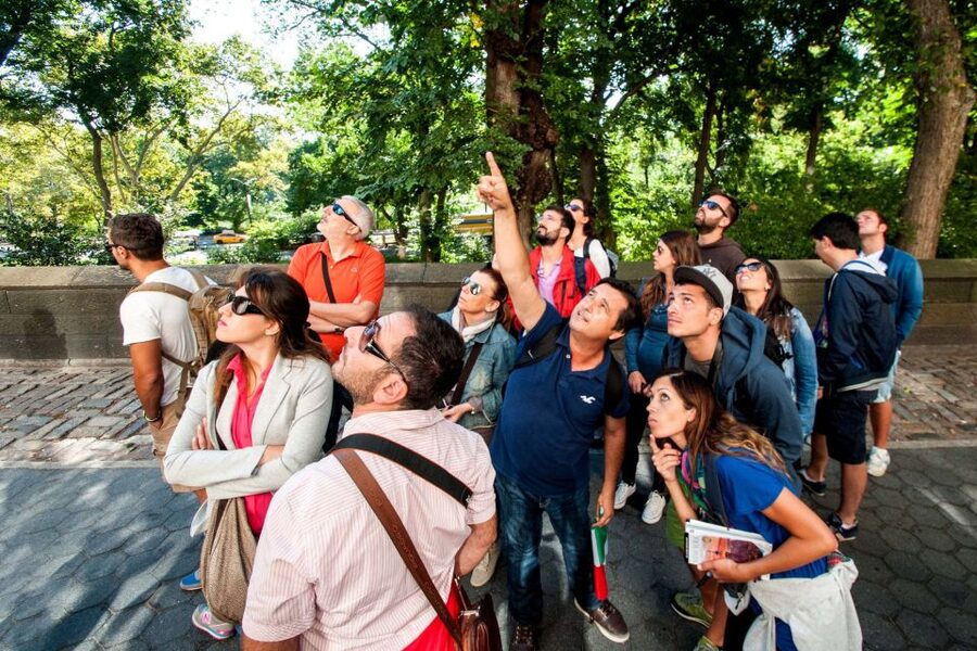 New York City: Bus Tour from Manhattan - Flatiron and the change from Midtown to downtown