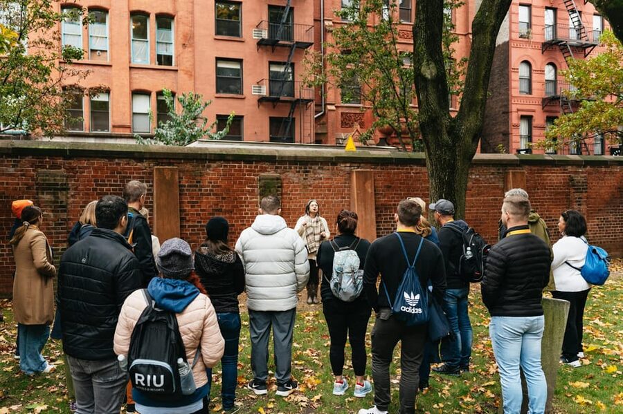 New York City: Catacombs by Candlelight - Candlelight and the Catacomb Level