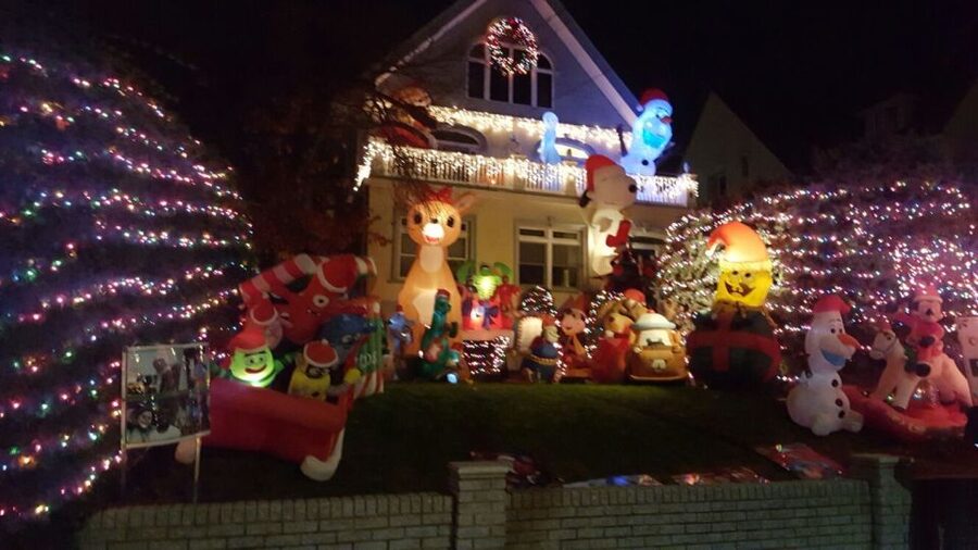 New York City: Dyker Heights Christmas Lights Tour - Dyker Heights, where Christmas decoration becomes a contest