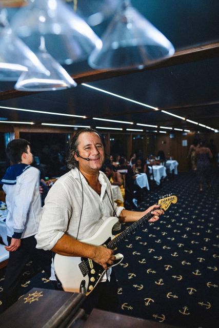 New York City: Gourmet Dinner Cruise with Live Music - Dinner: Plenty of Food, With Some Variation in Quality