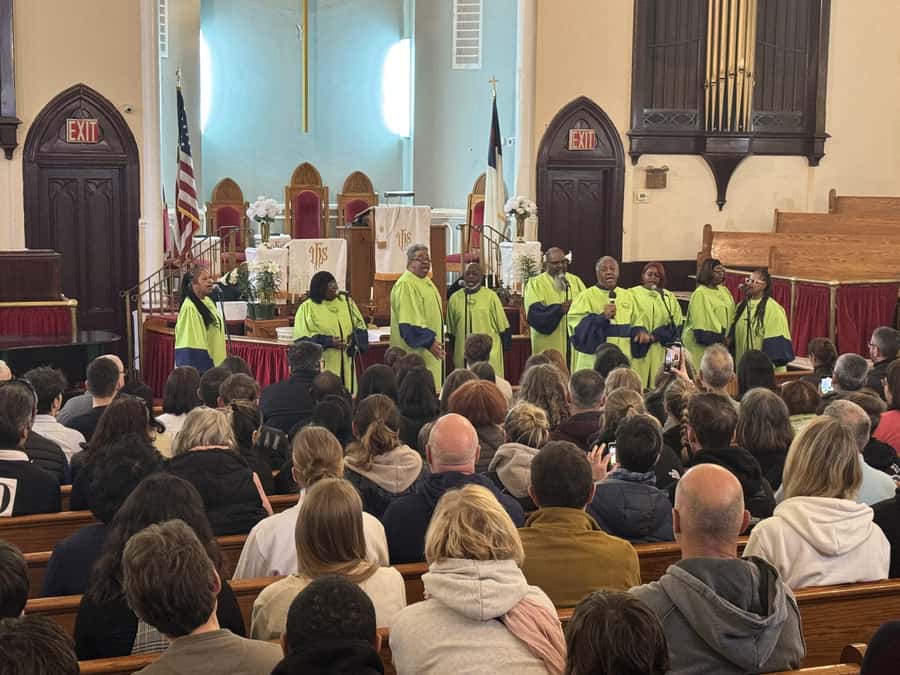 New York City: Harlem Gospel Live Music Concert - What the one-hour concert feels like