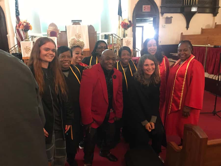 New York City: Harlem Gospel Live Music Concert - The church setting adds meaning, but also limits the sound