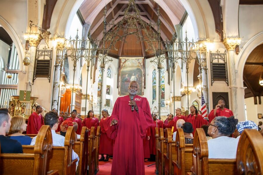 New York City: Sunday Harlem Gospel Guided Tour - From Dutch farms to a fashionable uptown district