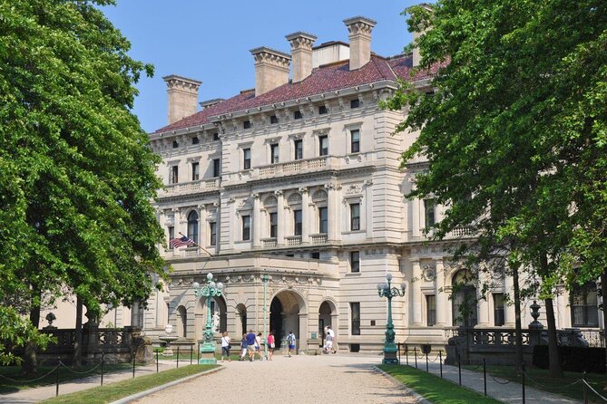Newport Gilded Age Mansions Trolley Tour with Breakers Admission - Brenton Point and Ocean Drive