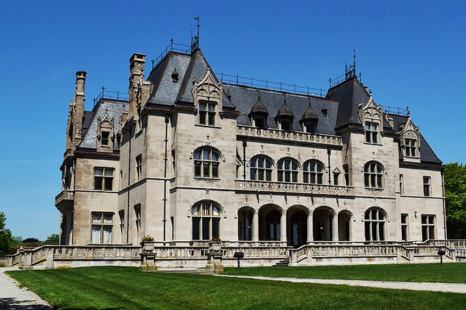 Newport Gilded Age Mansions Trolley Tour with Breakers Admission - Spending 90 minutes inside The Breakers