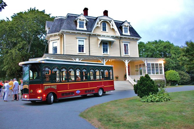 Newport Trolley Tour with Breakers Mansion - Viking Tours - Meeting at America’s Cup Avenue