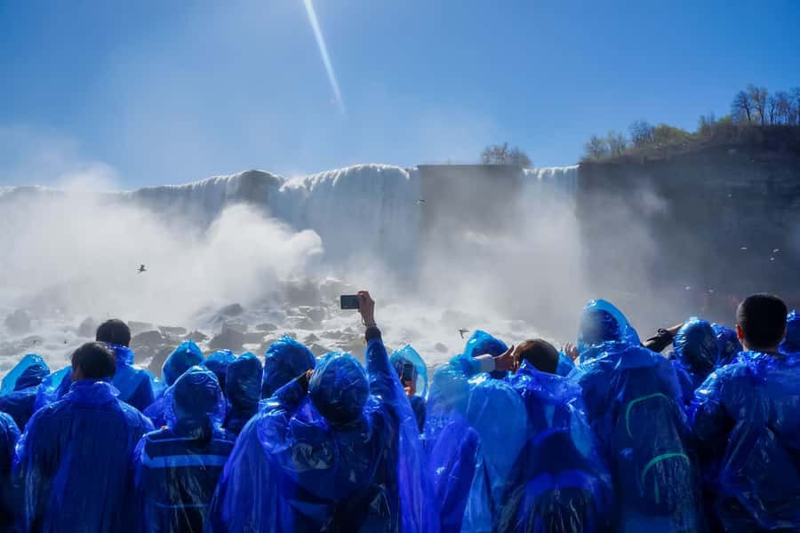 Niagara Falls: Canadian Side Day Trip with Maid of The Mist - Key points at a glance