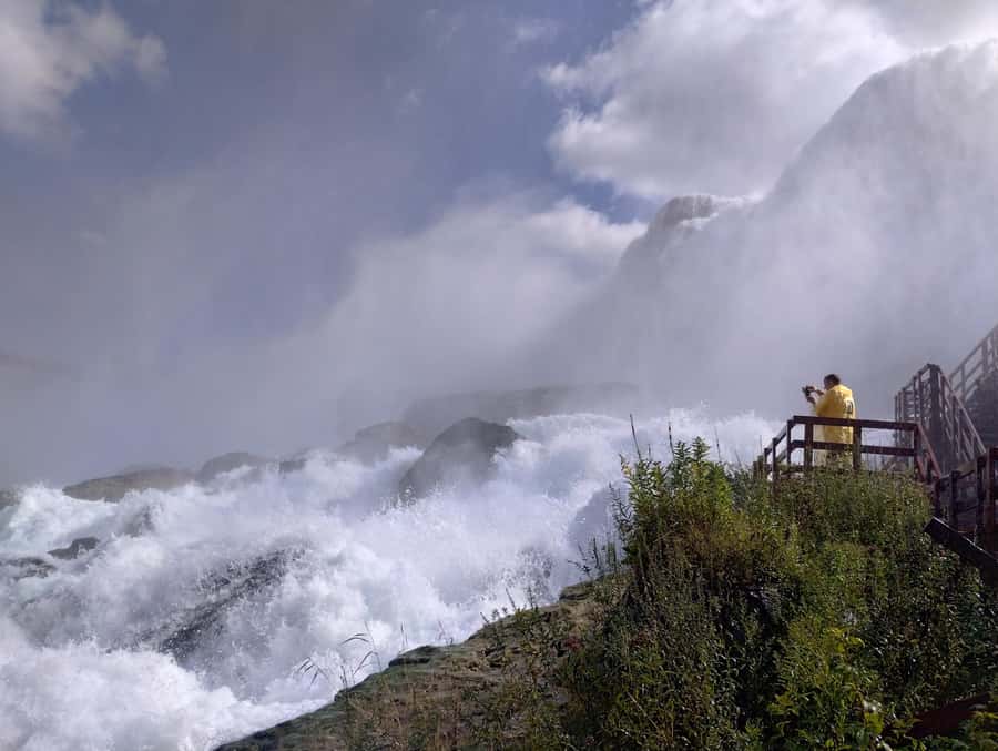 Niagra Falls, USA Side: Boat, Cave and Shuttle pass Tour - The World Changed Here movie and the park’s stories