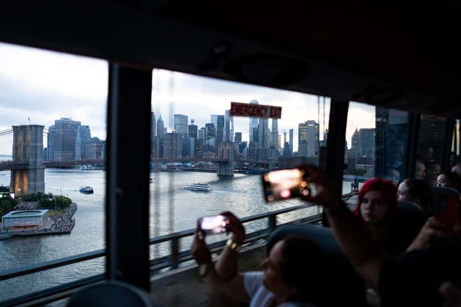 NYC at Night: 3-Hour Luxury Bus Tour of Top Highlights - Key points to know before you book