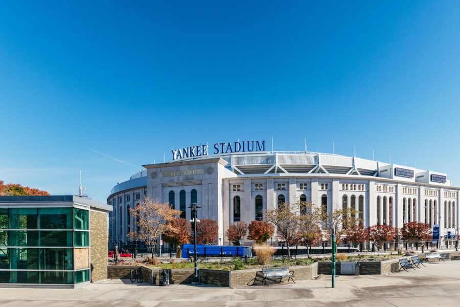 NYC: Brooklyn, Bronx, Queens Sightseeing Bus Tour - Williamsburg, Hasidic culture, and lunch