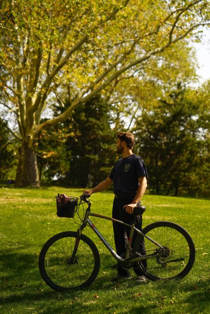 NYC: Central Park Bike Rental - The short ride from the shop to Central Park