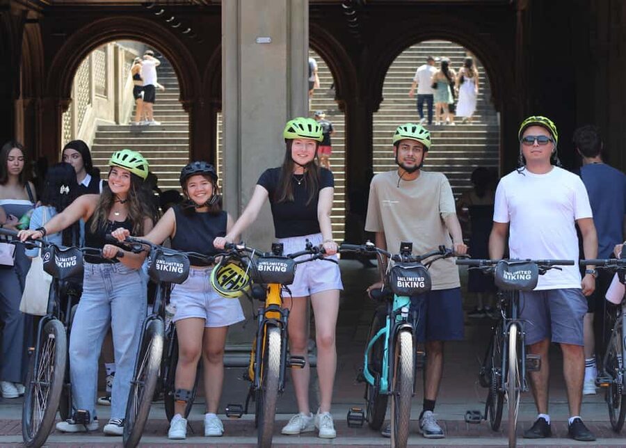 NYC: Central Park Bike Rentals - Picking up your bike on West 56th Street